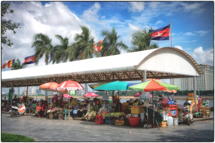 Market by Tonie Sap River- Cambodia.