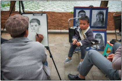  Portrait Artist - Hoan Kiem Lake.